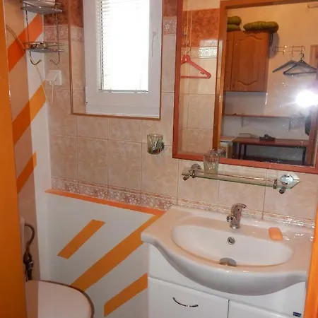 Bajo Guest house *